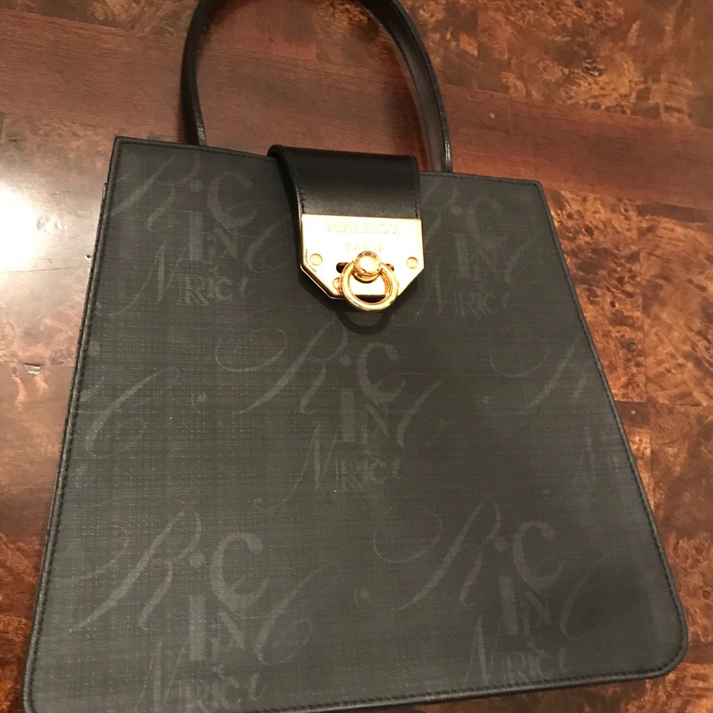 Beautiful Classic NINA RICCI Handbag